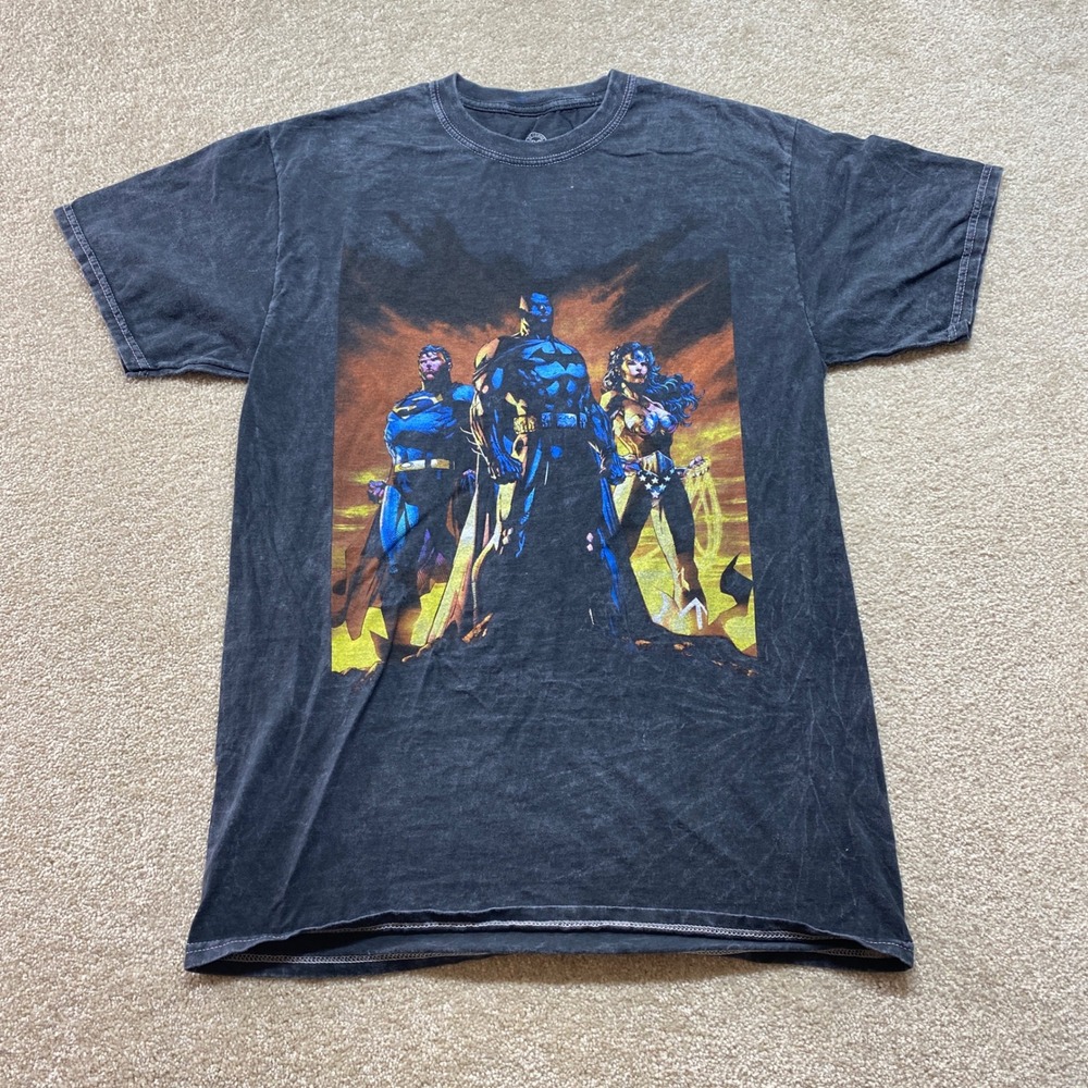 DC Comics Justice League Shirt Mens M Batman Superman Wonder Woman Graphic Tee